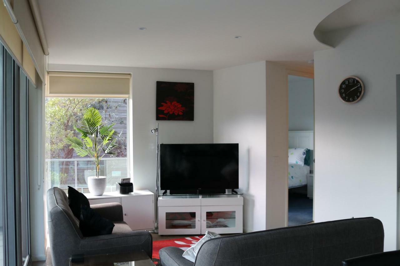 130 At The Waves Apartamento Cowes Exterior foto