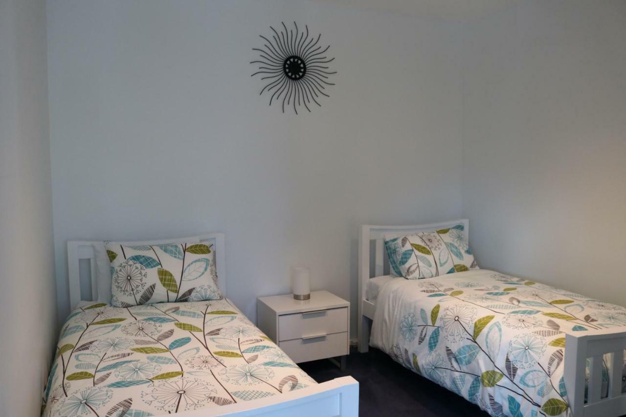 130 At The Waves Apartamento Cowes Exterior foto