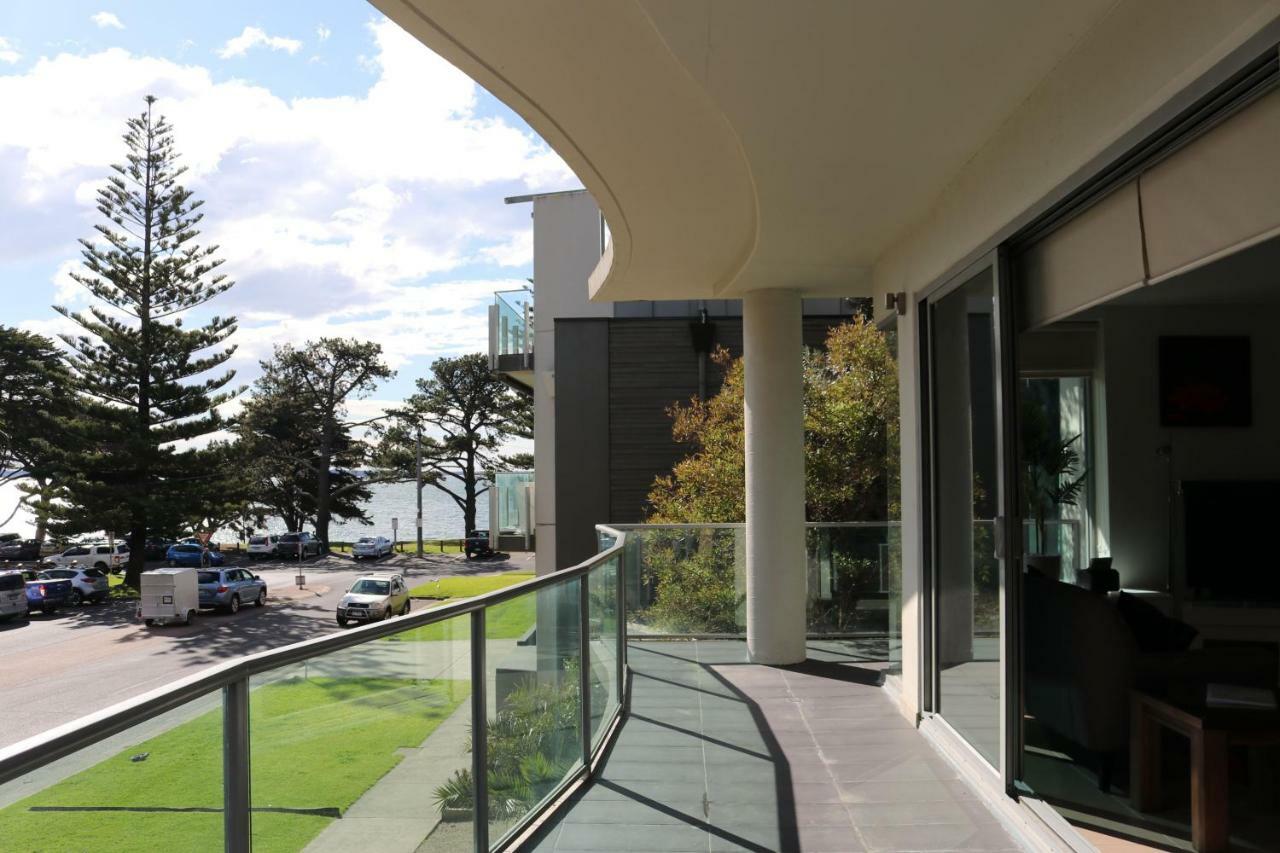 130 At The Waves Apartamento Cowes Exterior foto