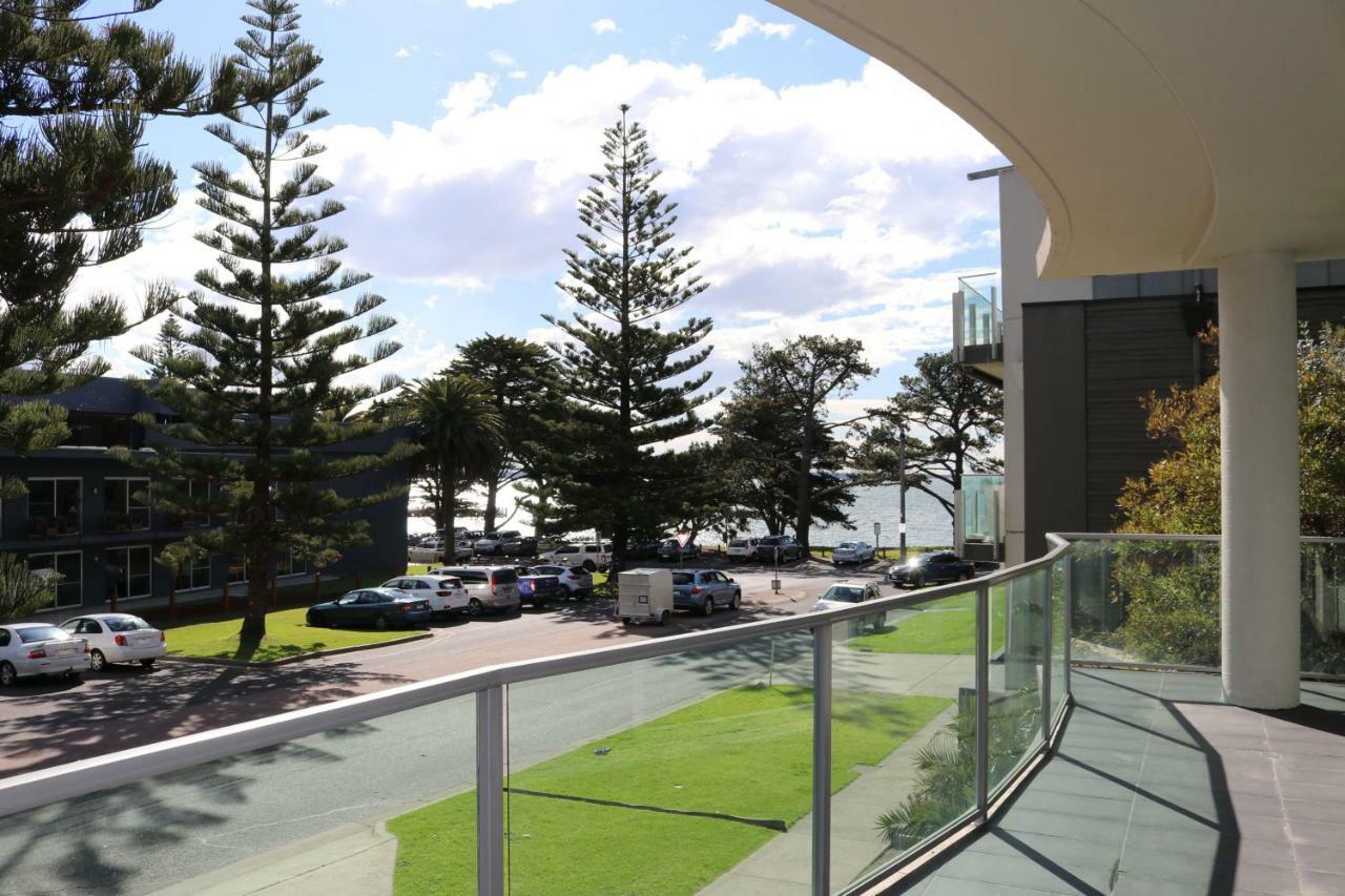 130 At The Waves Apartamento Cowes Exterior foto